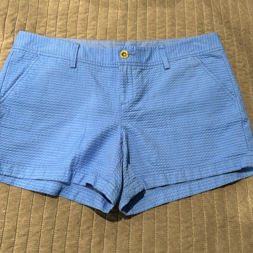Lilly Pulitzer Callahan short
Maybe worn twice 
Size 16